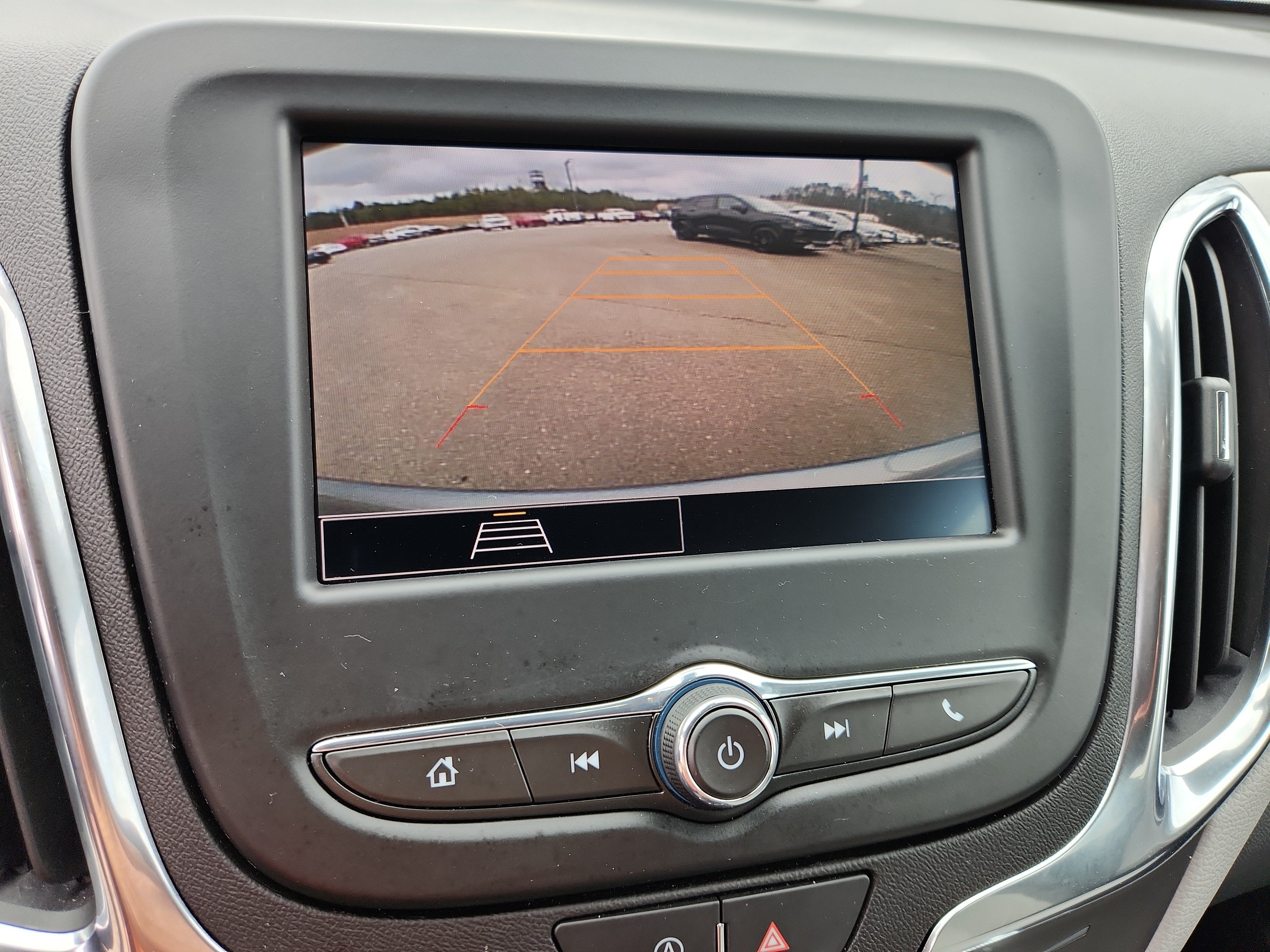 Used 2024 Chevrolet Equinox LT FWD image 34