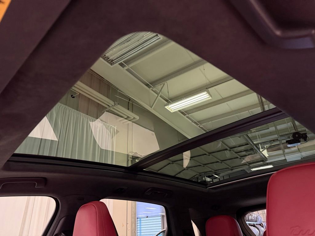 Certified 2023 Porsche Cayenne Turbo image 7