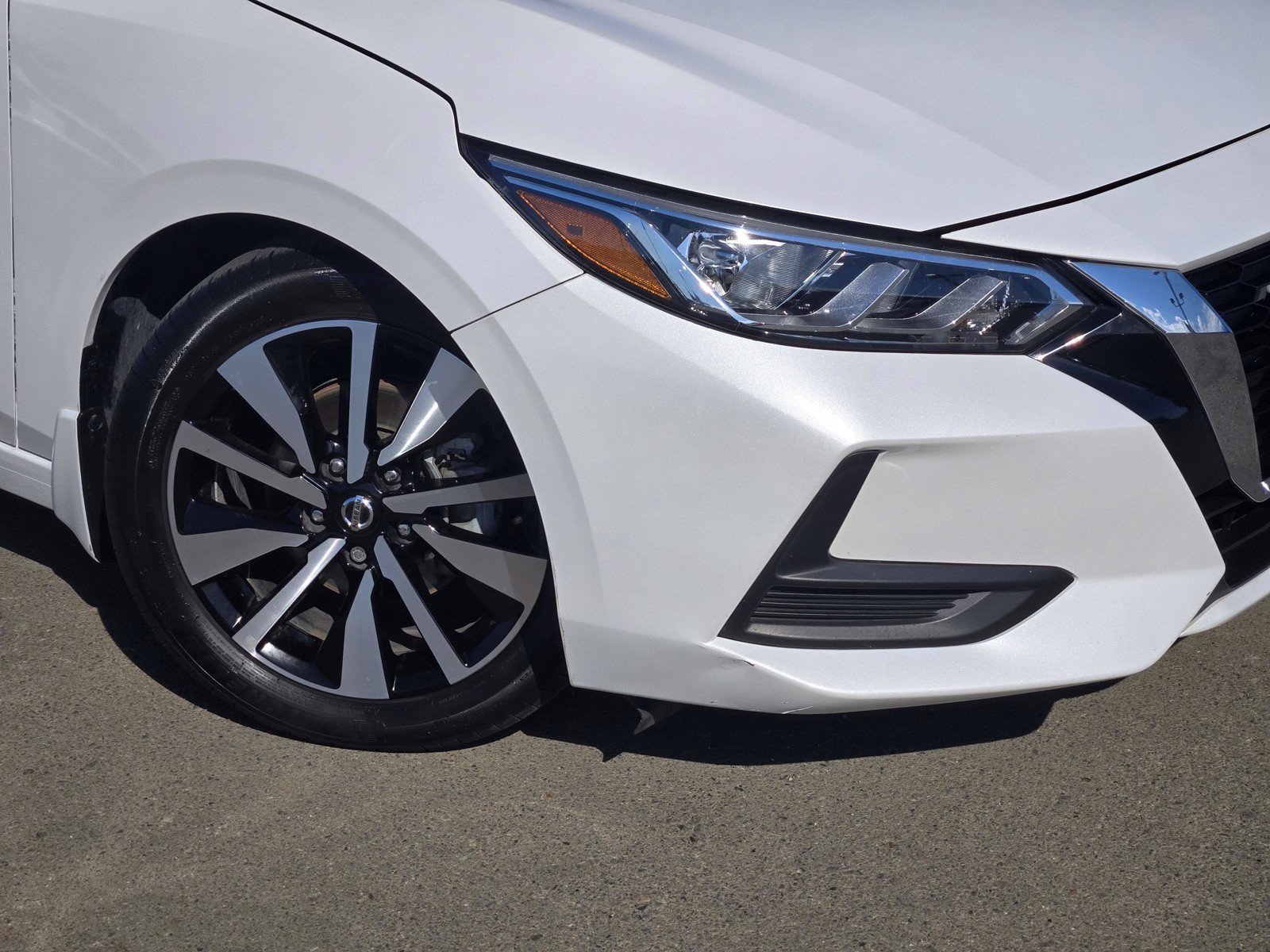 Used 2022 Nissan Sentra SV w/ SV Premium Package FWD image 9