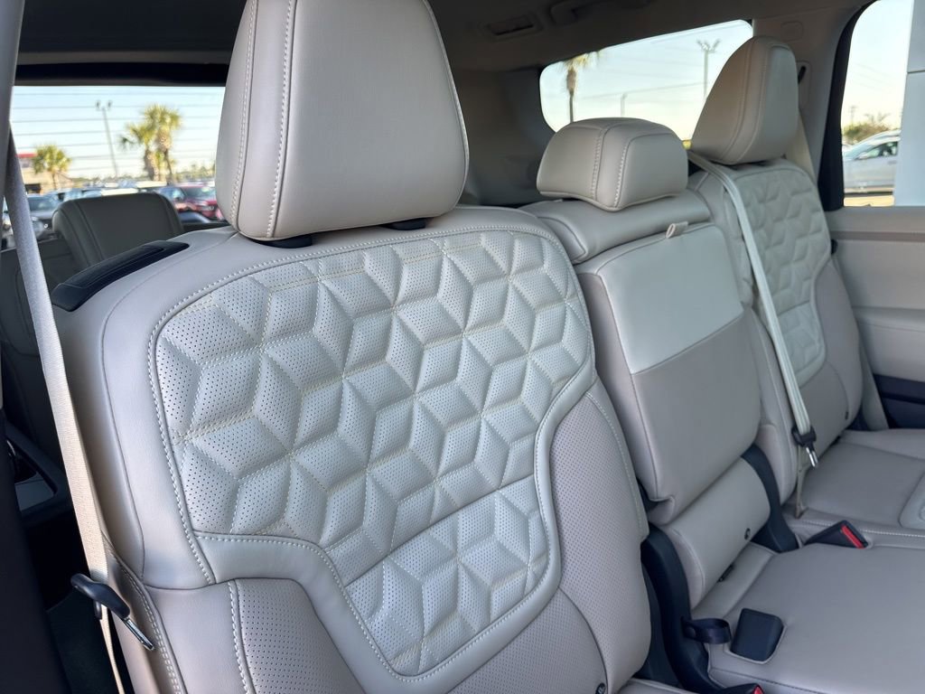 New 2026 Nissan Armada Platinum image 28
