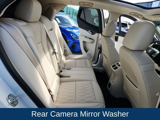 Used 2022 Buick Envision Avenir w/ Technology Package II image 23