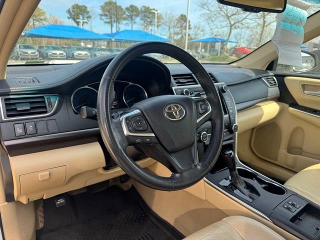 Used 2017 Toyota Camry XLE w/ Moonroof Package image 12