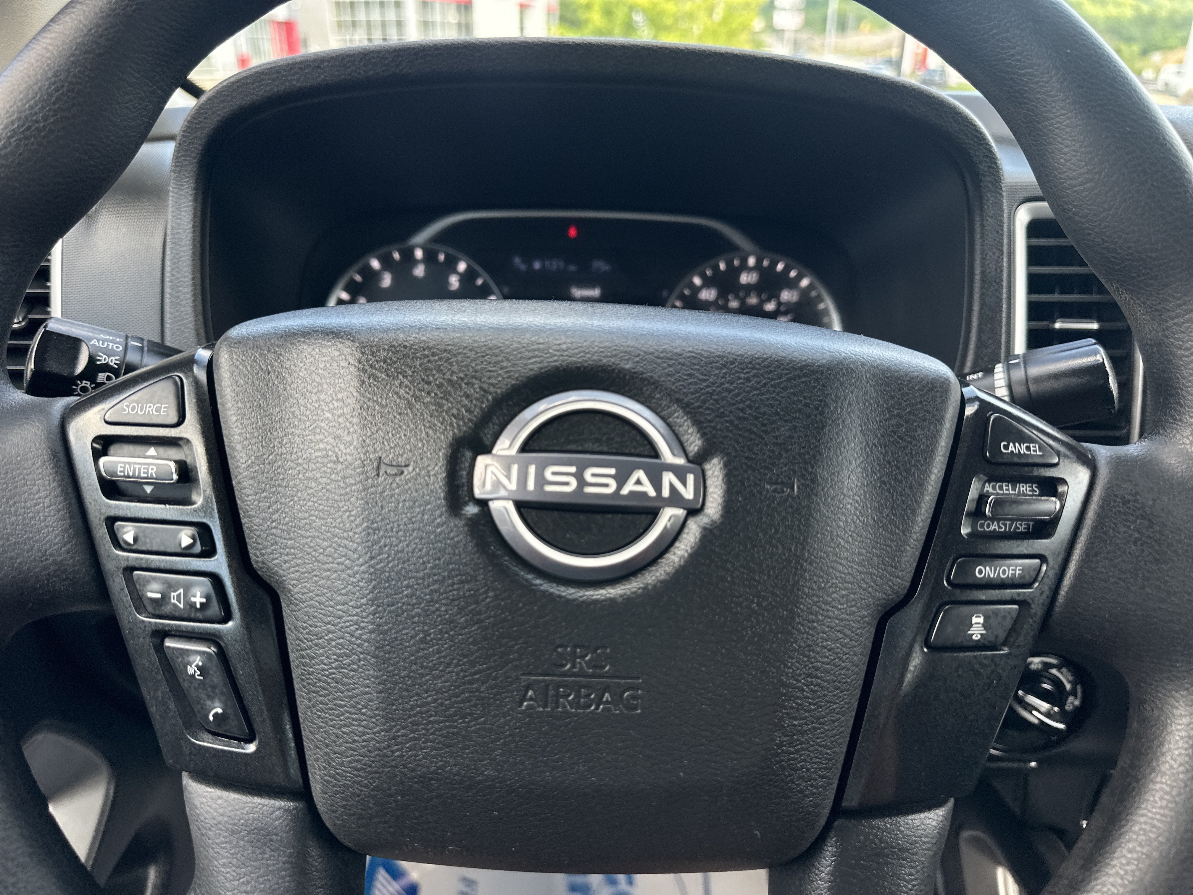 Used 2023 Nissan Frontier SV w/ Technology Package AWD/4WD image 4