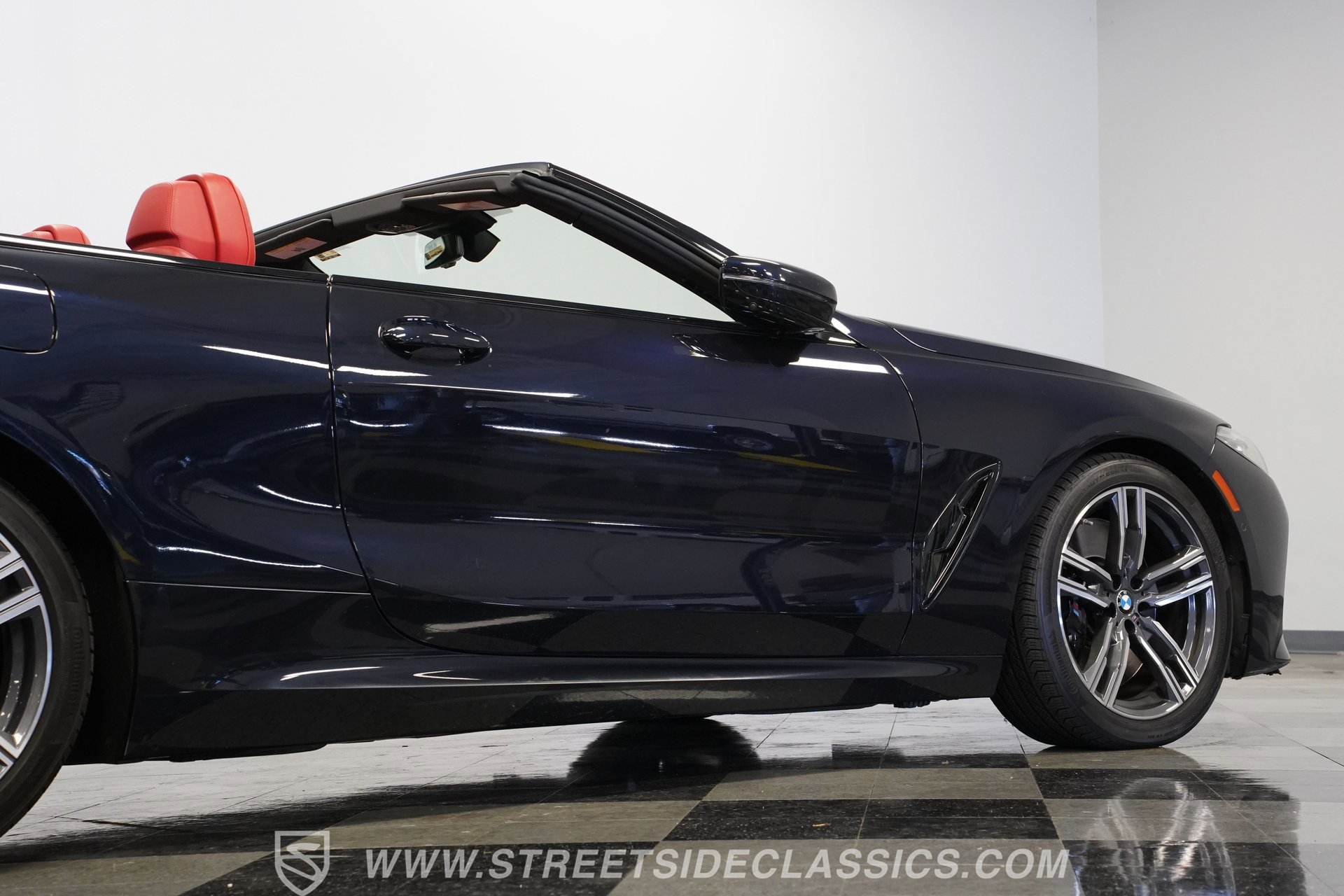 Used 2022 BMW M850i xDrive xDrive Convertible image 28