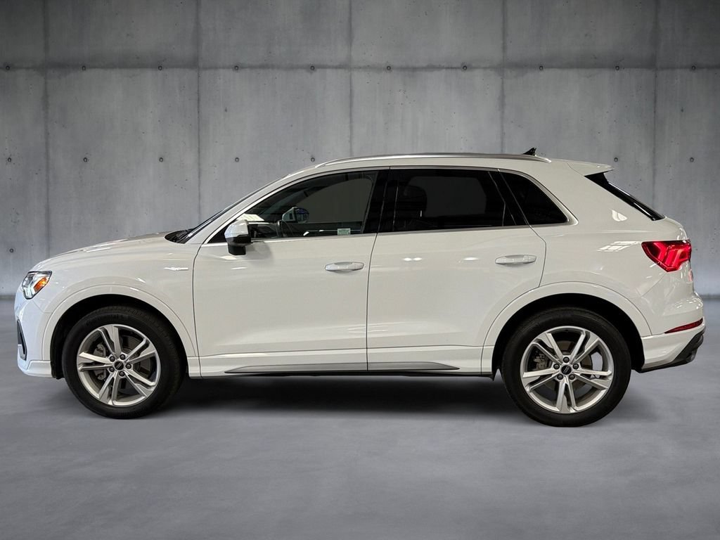 Used 2024 Audi Q3 2.0T Premium Plus w/ Premium Plus Package AWD/4WD image 2