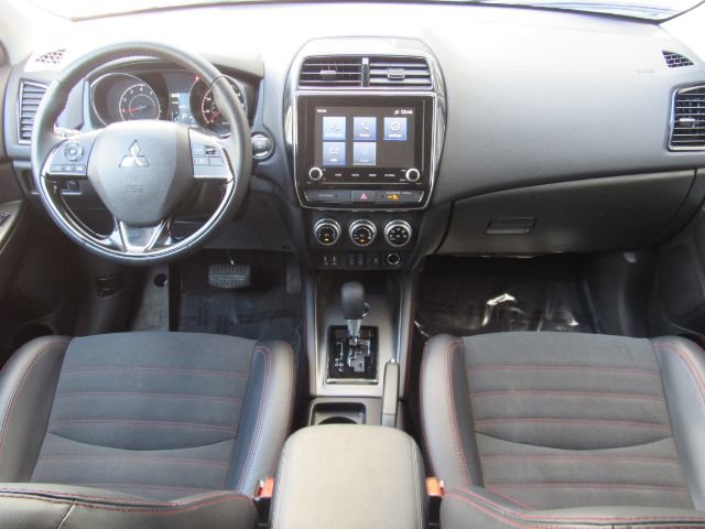 Used 2024 Mitsubishi Outlander Sport ES image 3