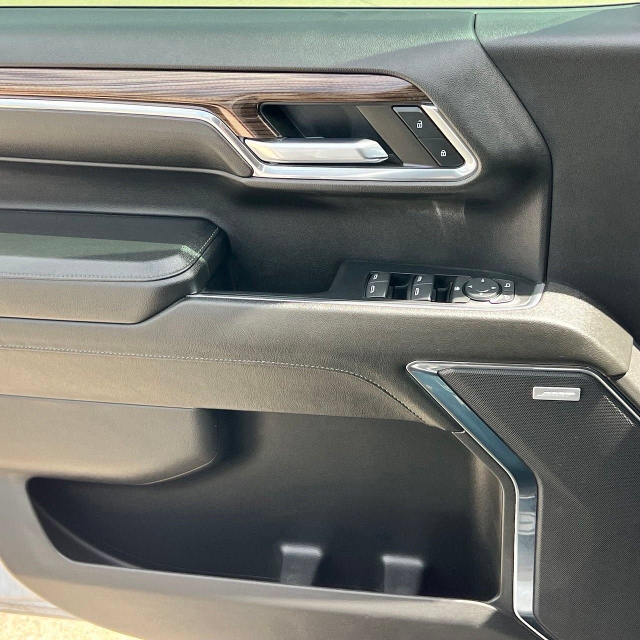 Certified 2024 Chevrolet Silverado 1500 LT Trail Boss w/ Convenience Package II AWD/4WD image 19