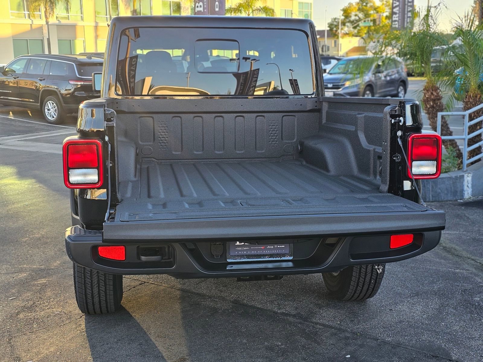 New 2026 Jeep Gladiator Sahara image 7