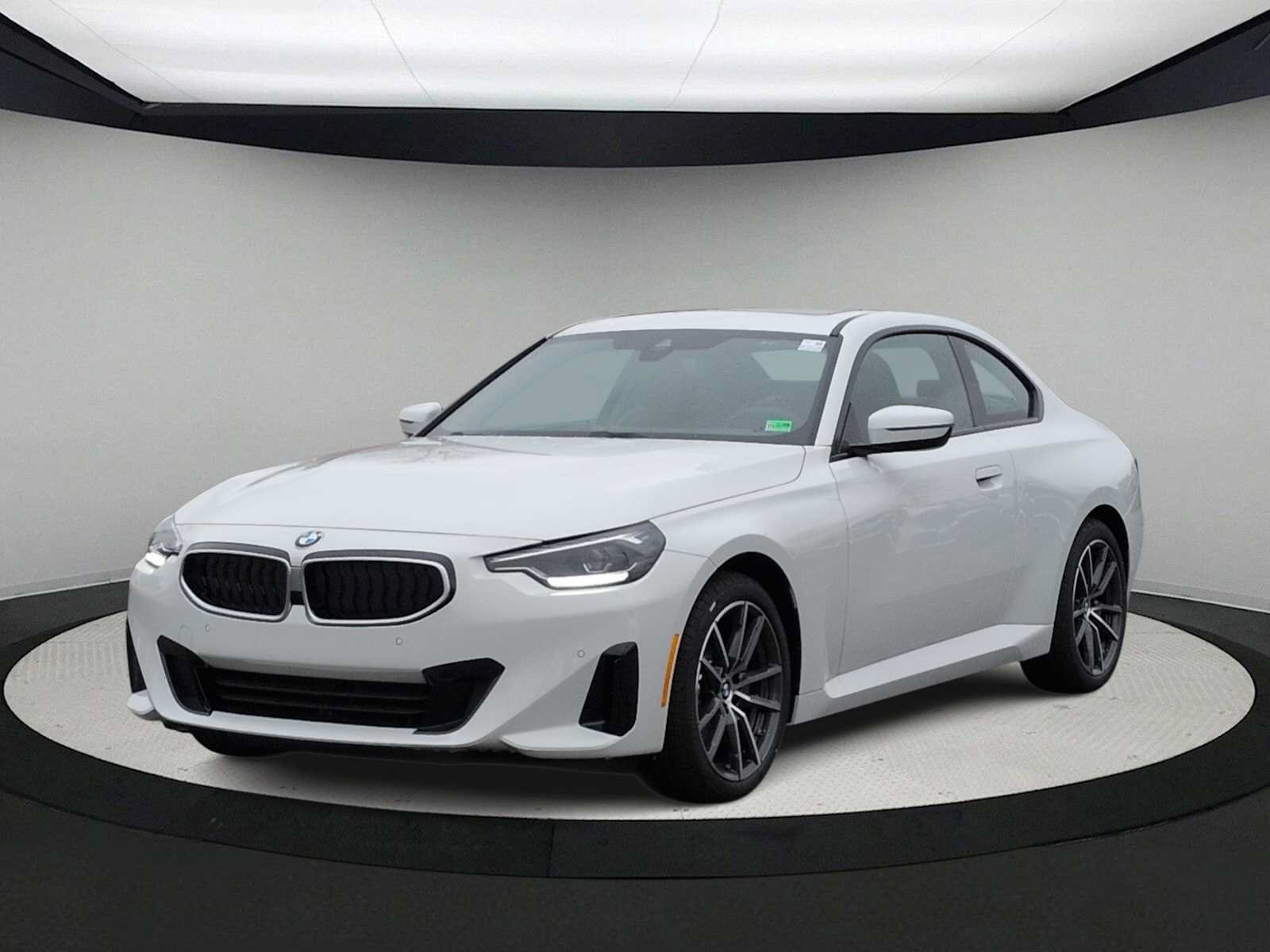Used 2026 BMW 230i xDrive Coupe w/ Convenience Package AWD/4WD image 4
