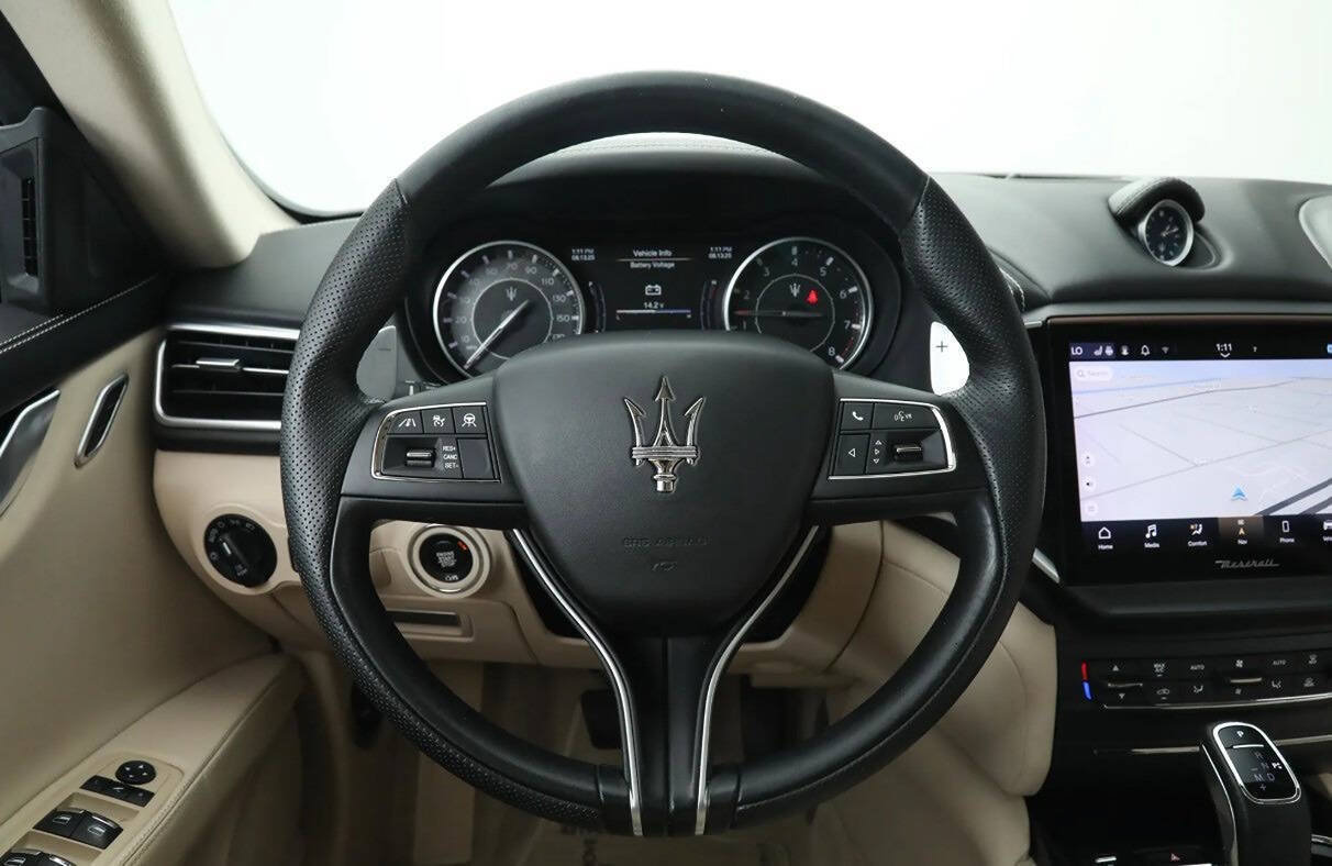 Used 2022 Maserati Ghibli Modena RWD image 11