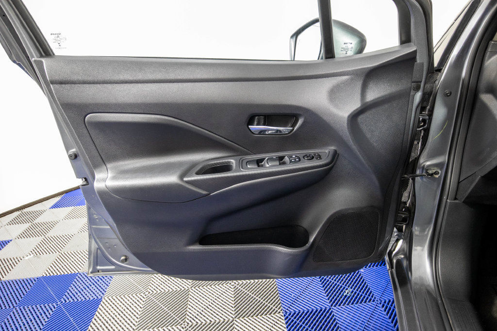 Used 2025 Nissan Versa SV FWD image 14