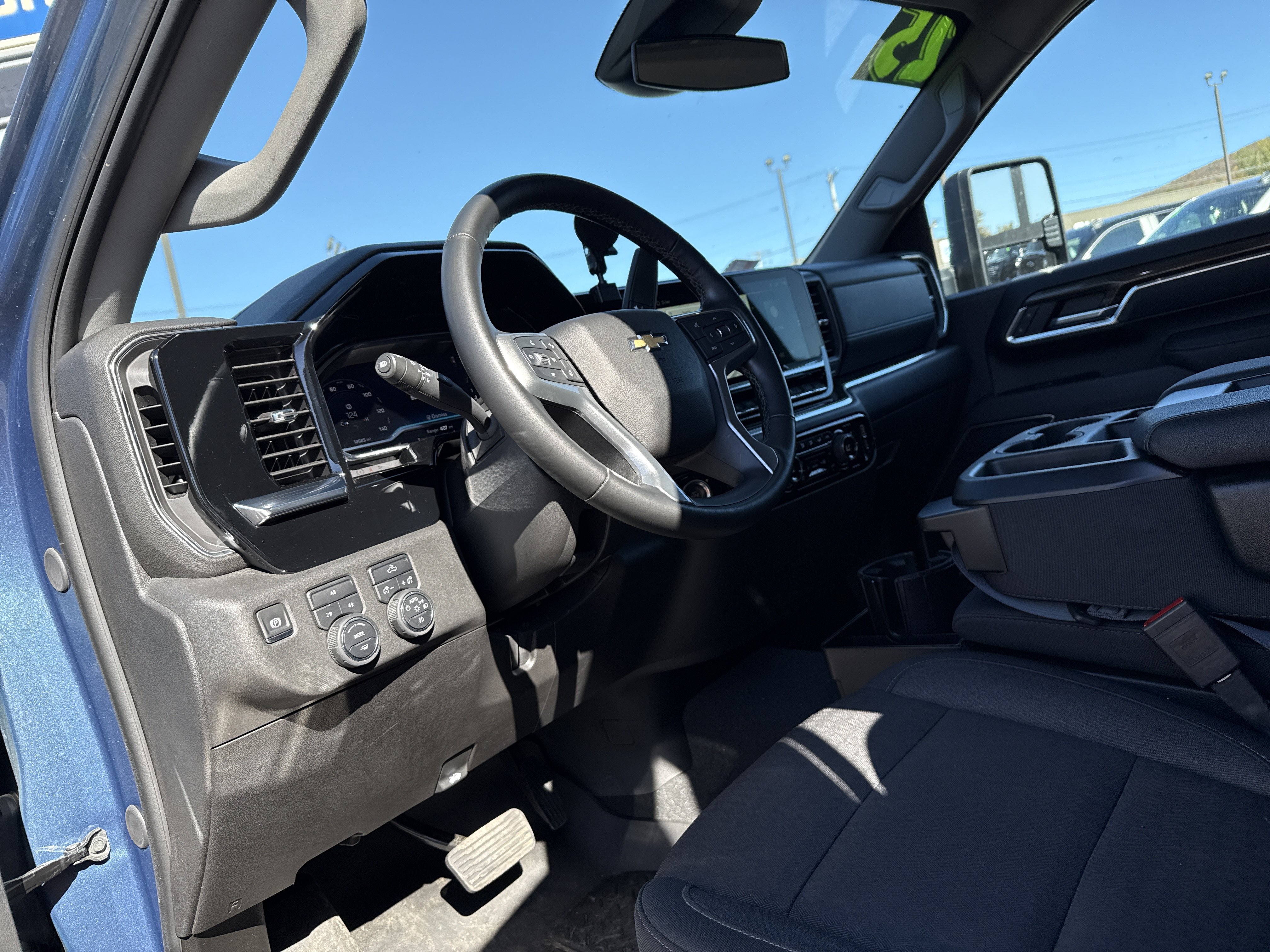 Used 2025 Chevrolet Silverado 2500 LT w/ Convenience Package AWD/4WD image 15