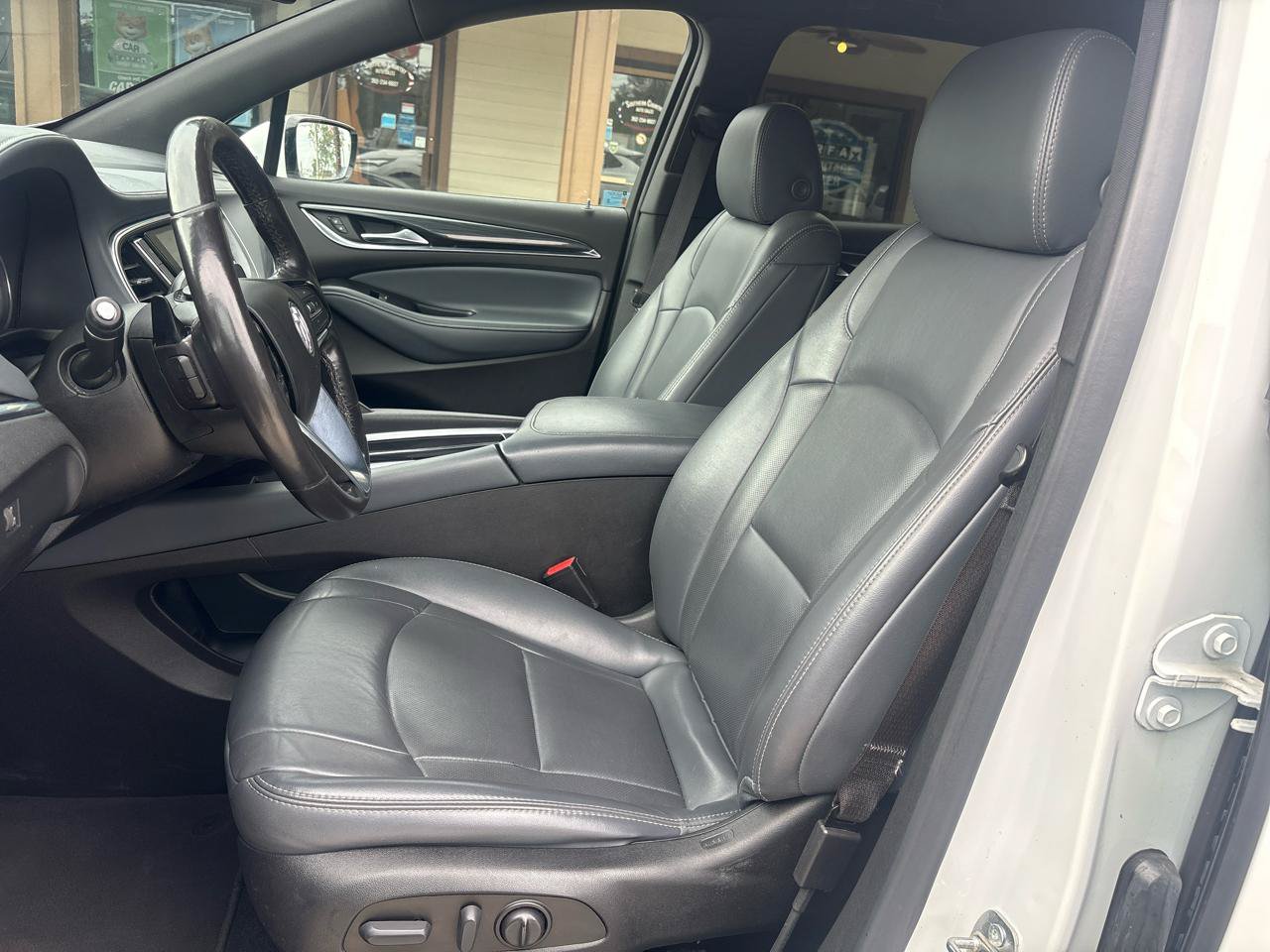 Used 2023 Buick Enclave Essence FWD image 9