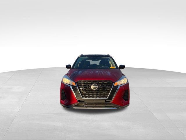 Used 2022 Nissan Kicks SV image 3