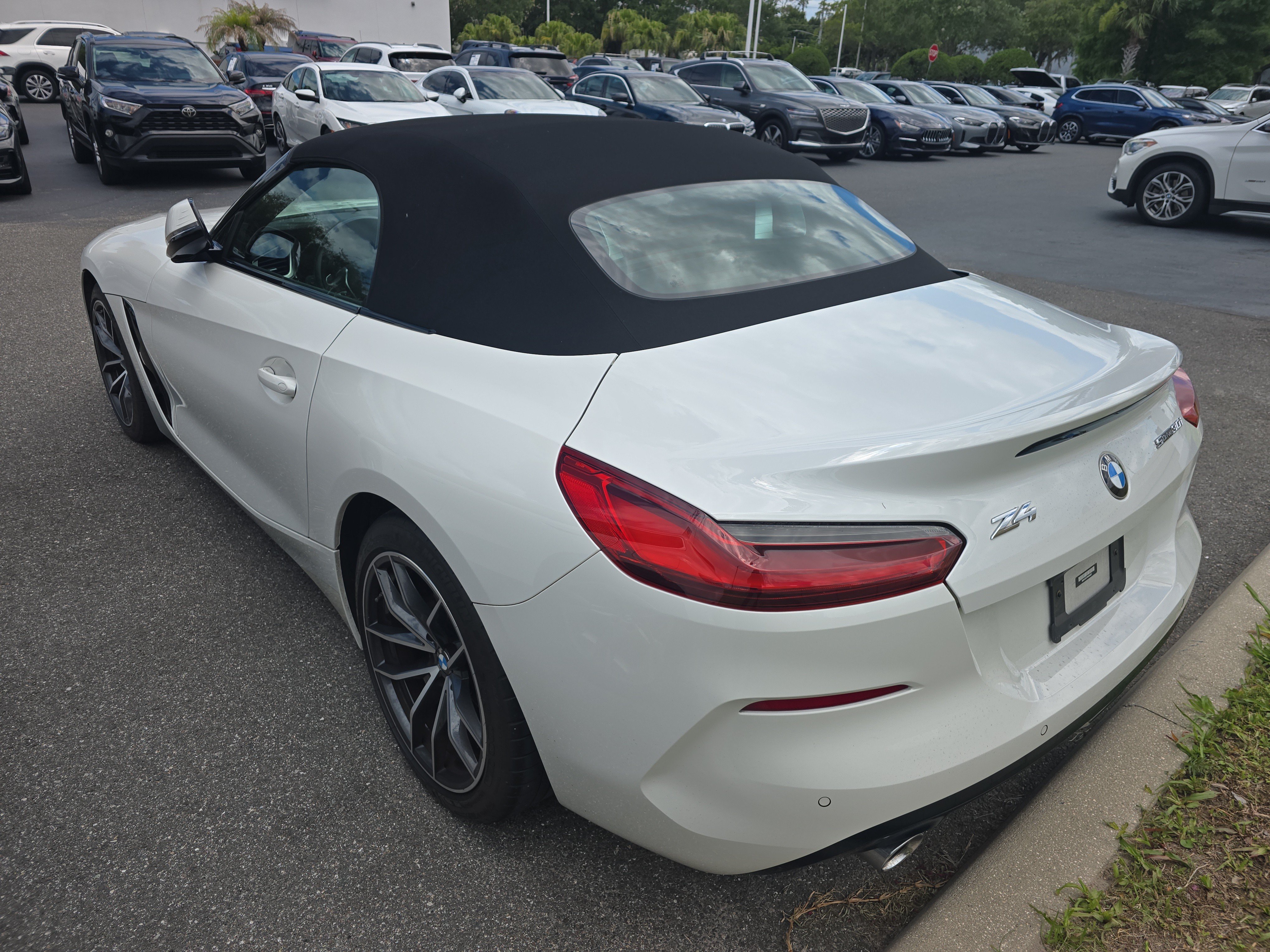 Certified 2022 BMW Z4 sDrive30i w/ Convenience Package RWD image 4