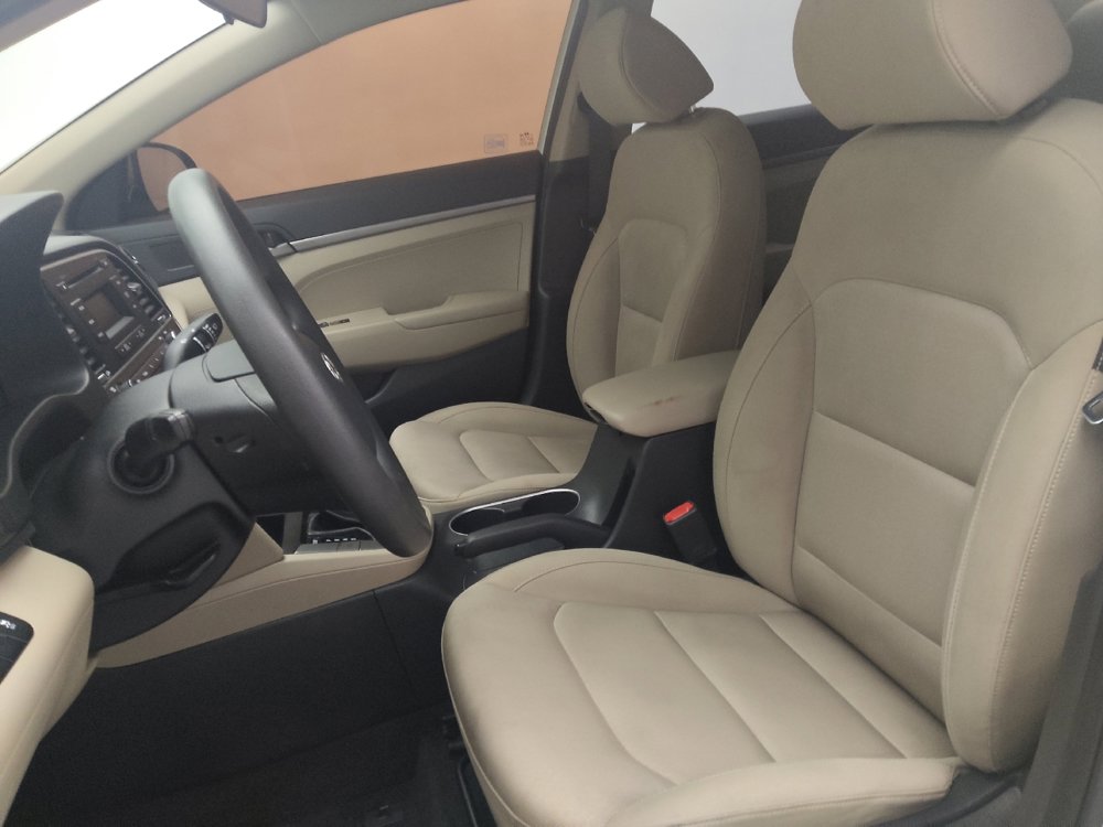 Used 2017 Hyundai Elantra SE image 17