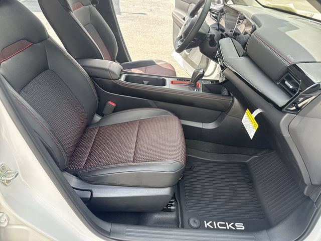 New 2026 Nissan Kicks SR FWD image 10