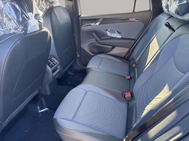 New 2026 Volkswagen Tiguan SE R-Line image 7