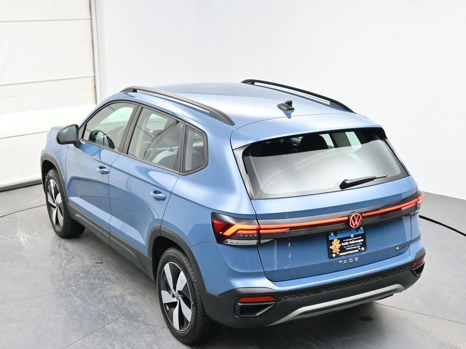 Certified 2025 Volkswagen Taos S AWD/4WD image 34