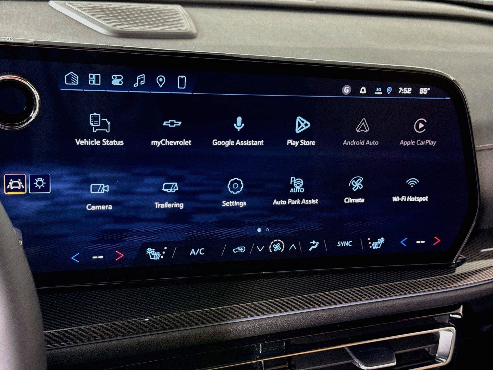 New 2027 Chevrolet Traverse Z71 w/ Enhanced Driving Package AWD/4WD image 9