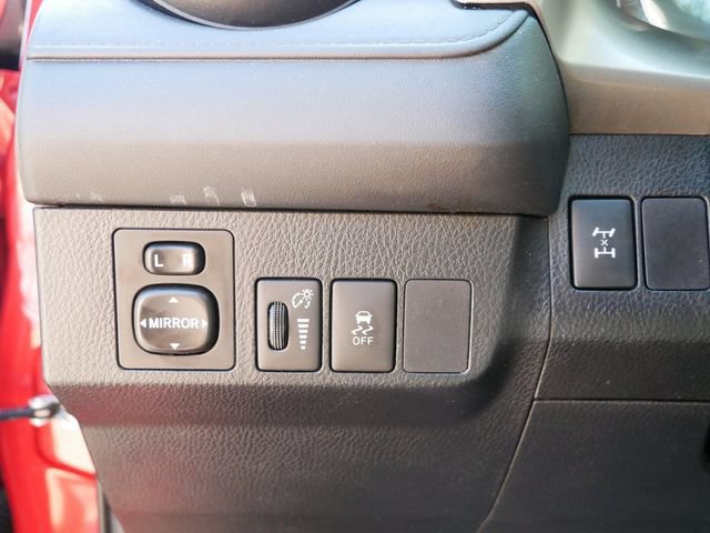 Used 2014 Toyota RAV4 LE AWD/4WD image 16
