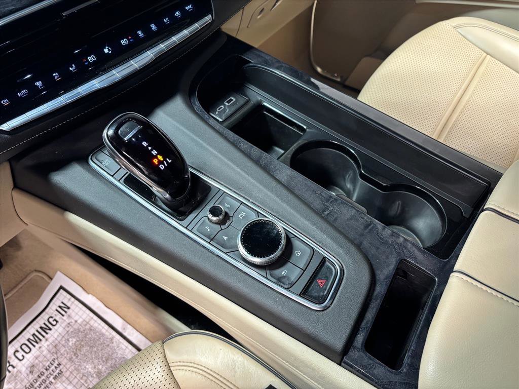 Used 2023 Cadillac Escalade Premium Luxury image 13
