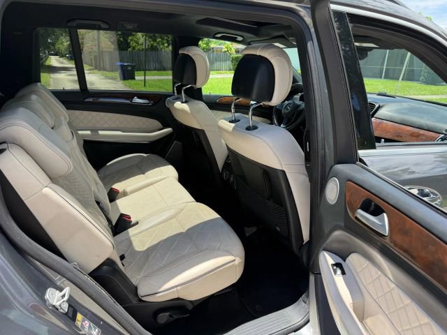 Used 2017 Mercedes-Benz GLS 550 4MATIC image 5