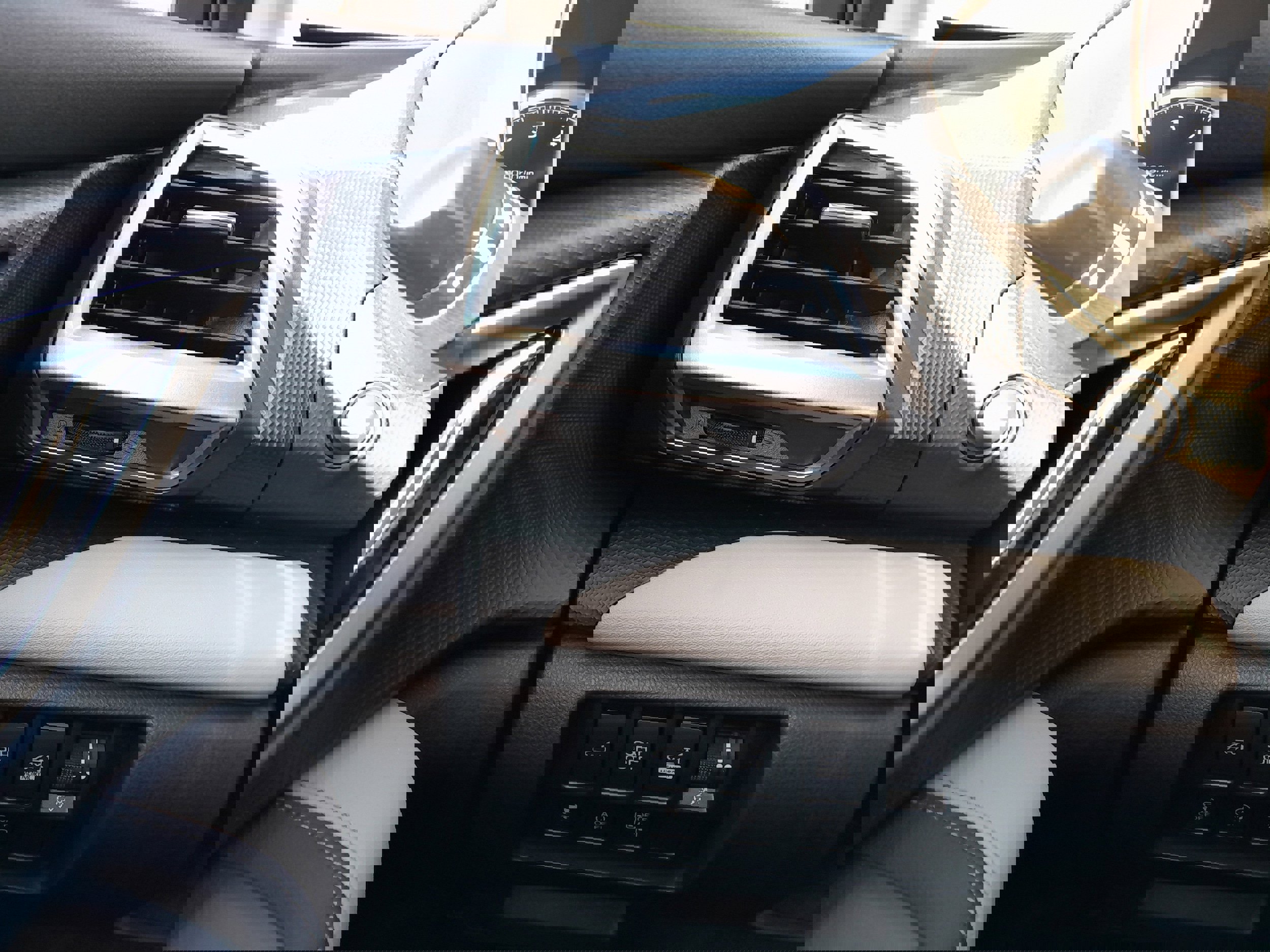 Used 2024 Subaru Forester Limited image 14