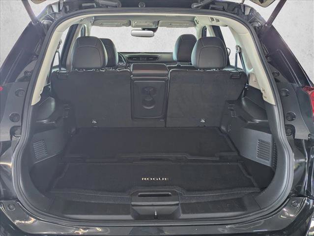 Used 2017 Nissan Rogue SL image 6