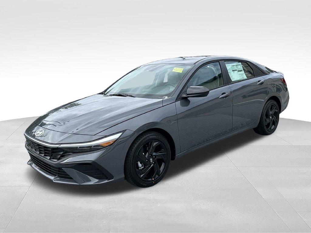 New 2026 Hyundai Elantra SEL Sport FWD image 3