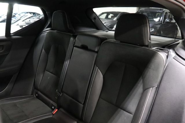 Used 2020 Volvo XC40 T5 R-Design w/ Protection Package Premier image 15