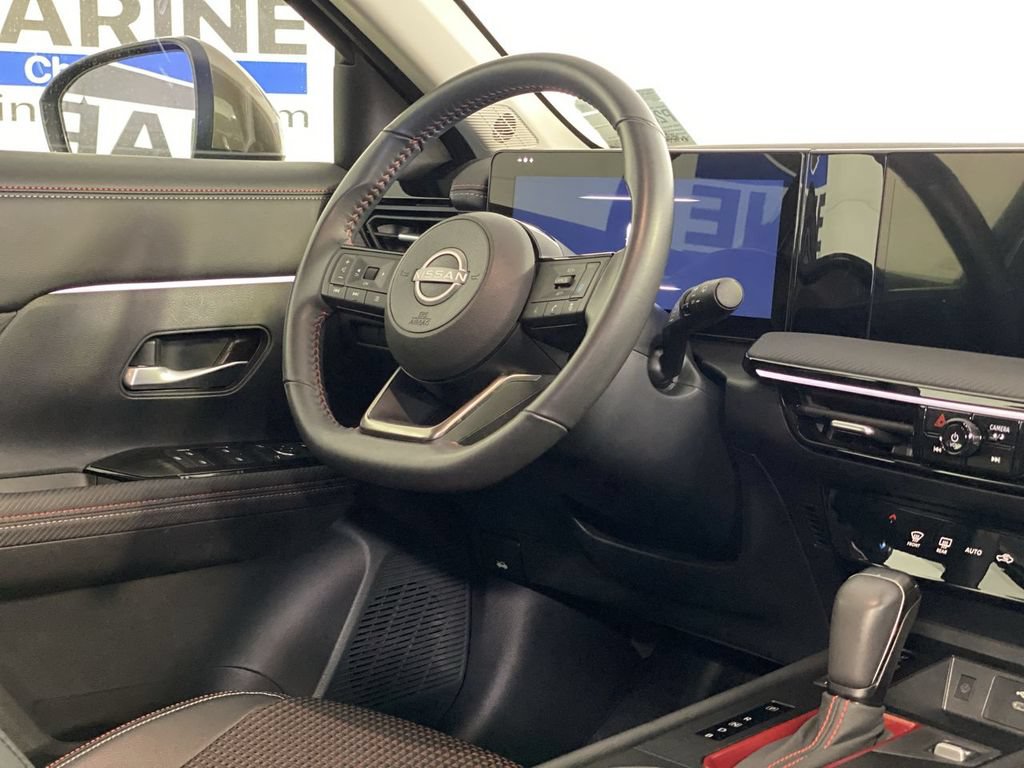 Used 2025 Nissan Kicks SR FWD image 14