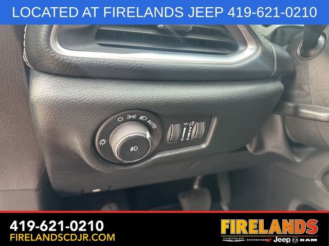 Used 2024 Chrysler Pacifica Limited w/ S Appearance Package FWD image 25