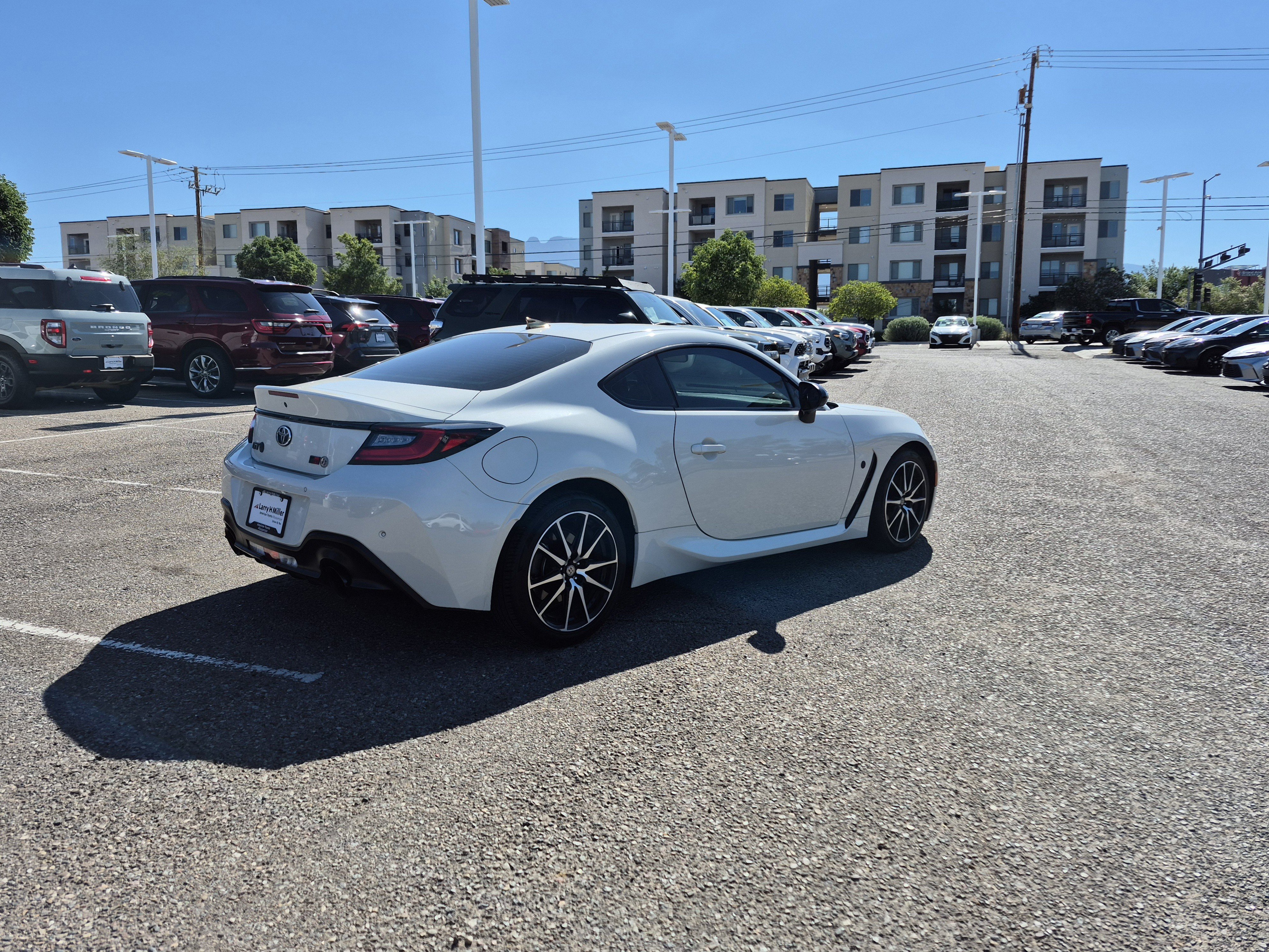 Used 2023 Toyota GR86 RWD image 5