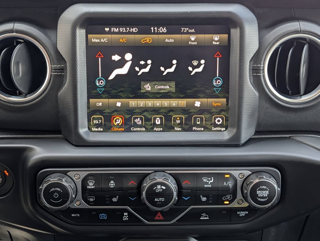 Used 2023 Jeep Wrangler Unlimited Sahara w/ Cold Weather Group AWD/4WD image 22
