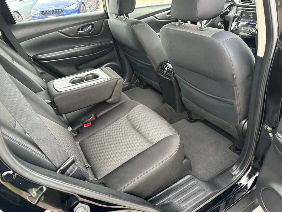Used 2018 Nissan Rogue S image 13