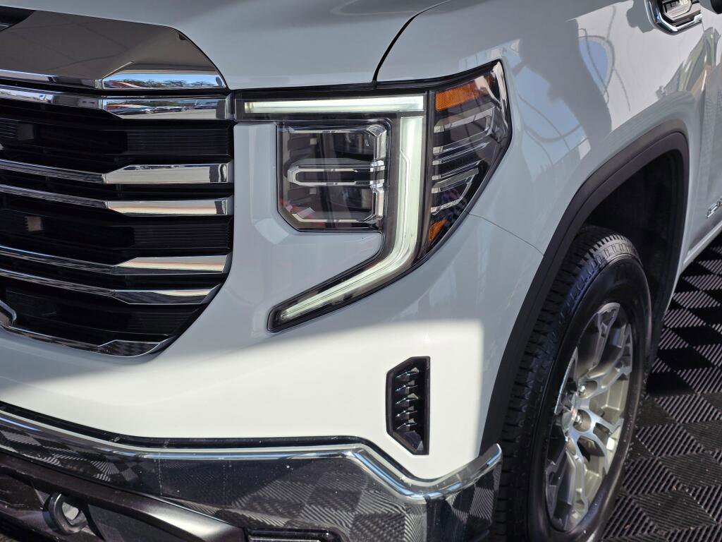 Used 2025 GMC Sierra 1500 SLT image 10