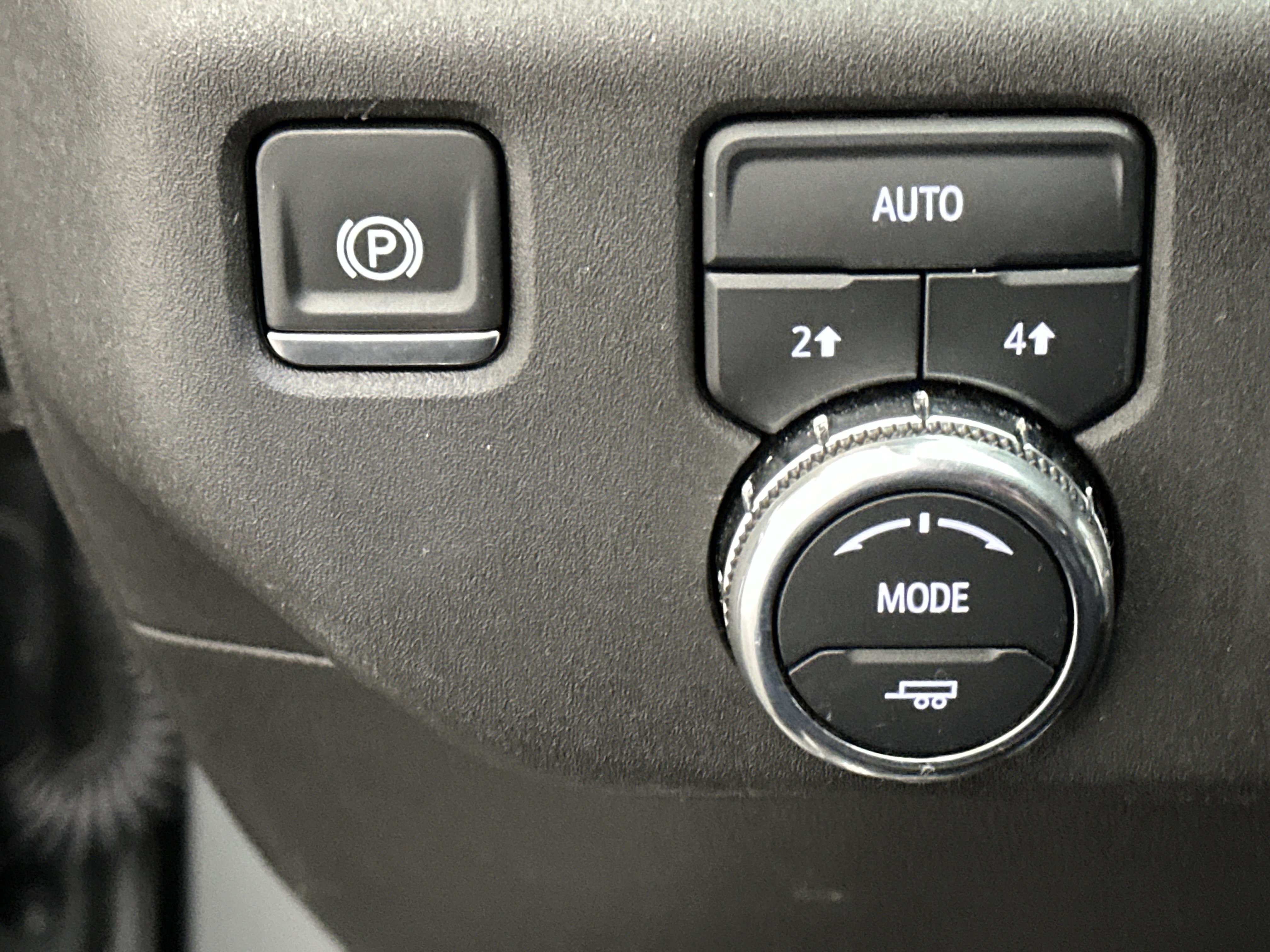 Used 2025 GMC Sierra 1500 SLT image 41