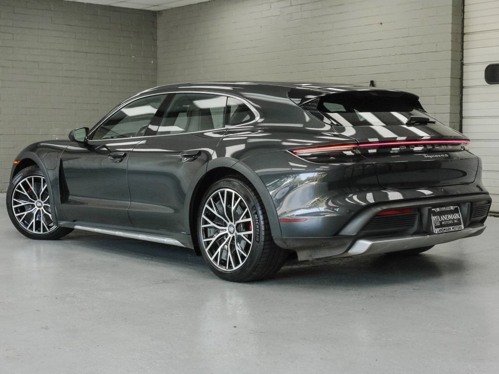 Used 2022 Porsche Taycan 4S AWD/4WD image 35