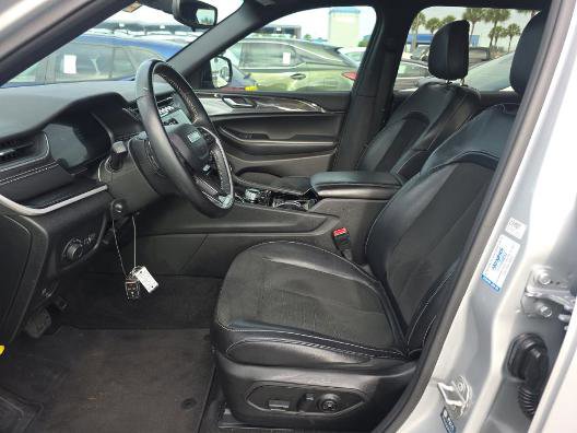 Used 2021 Jeep Grand Cherokee L Laredo RWD image 4