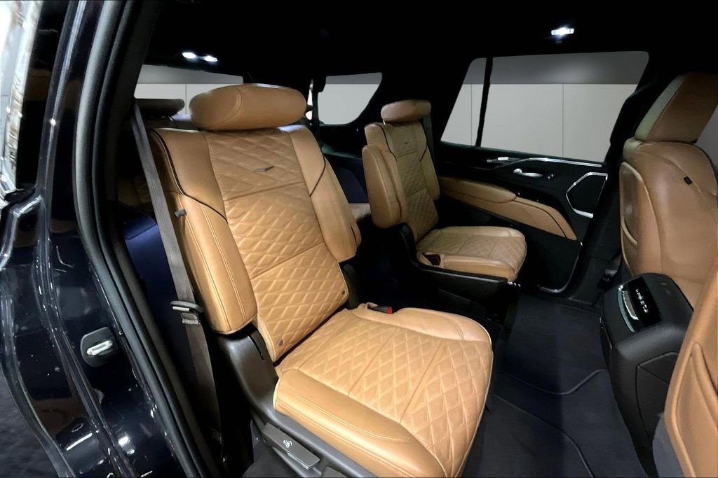 Certified 2023 Cadillac Escalade Sport w/ Touring Package image 25