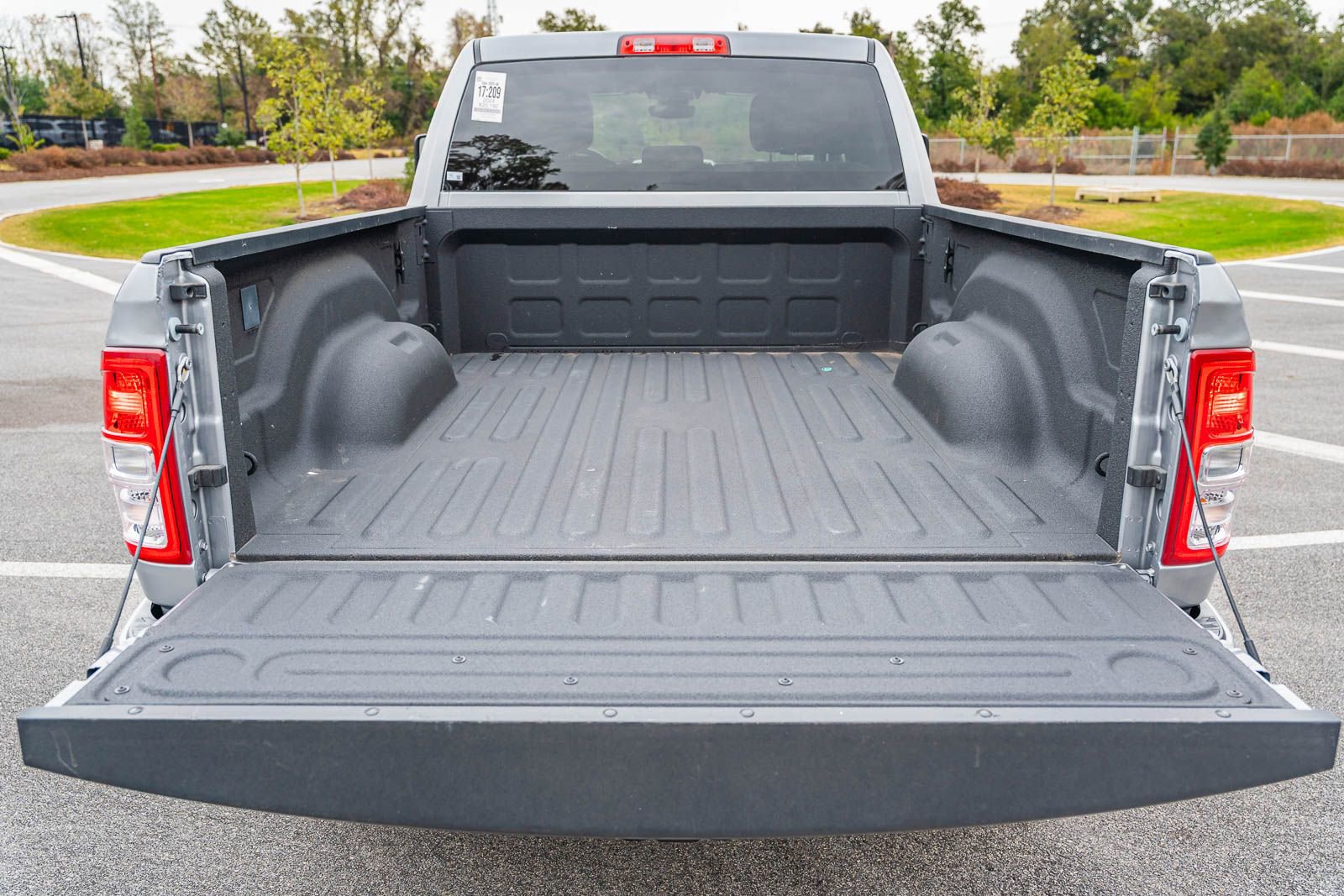 Used 2024 RAM 2500 Big Horn w/ Sport Appearance Package image 14