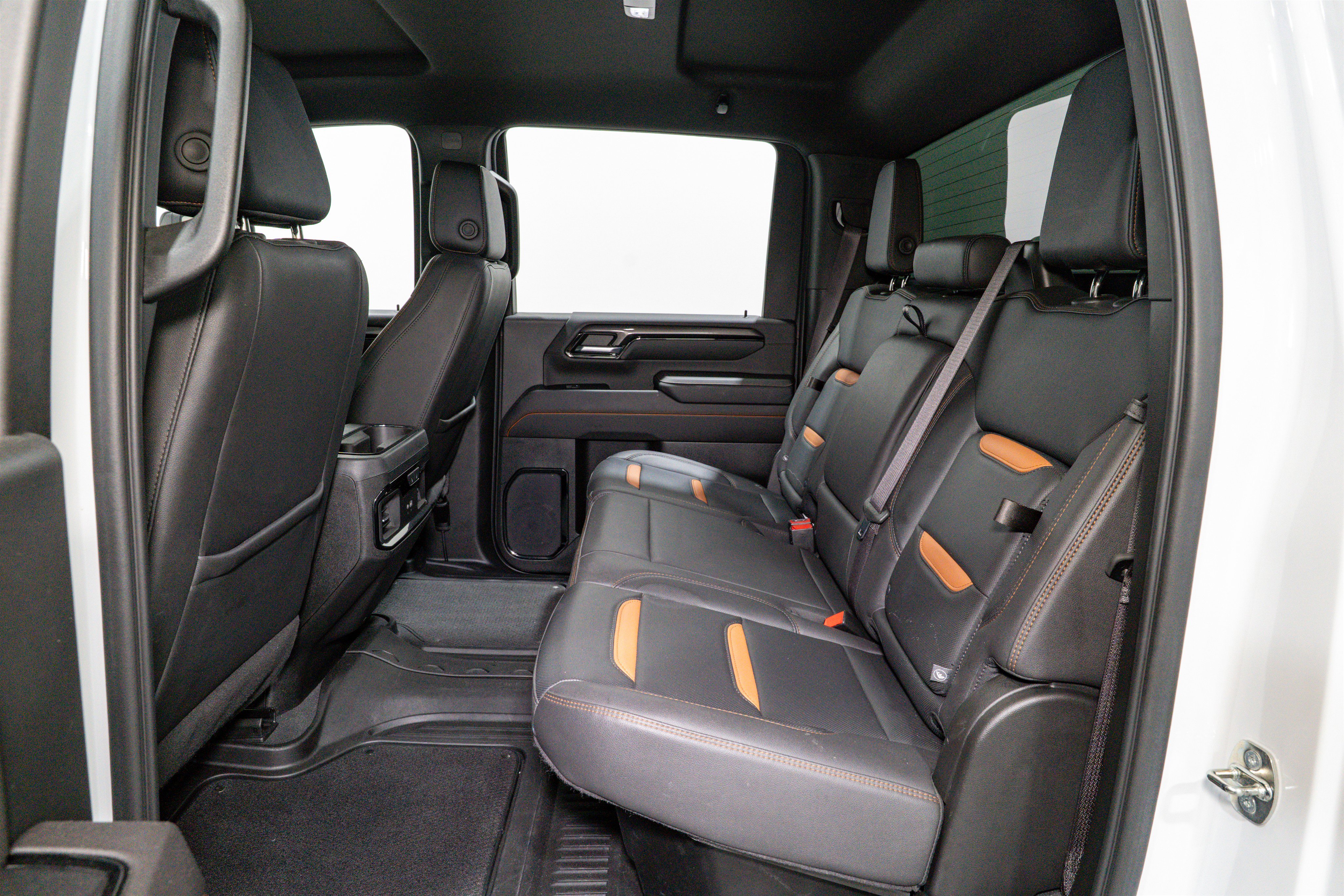 Used 2024 GMC Sierra 2500 AT4 image 35