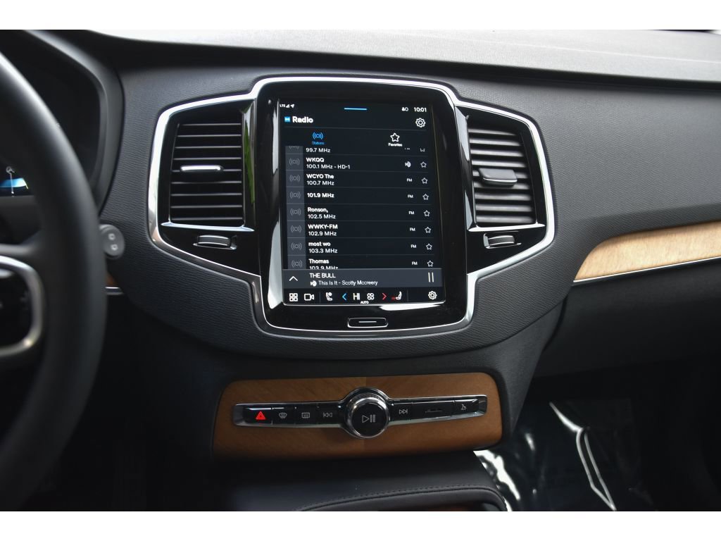 Certified 2023 Volvo XC90 B5 Plus image 20