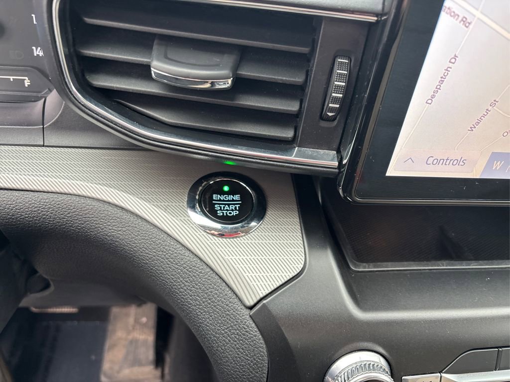 Used 2020 Ford Explorer XLT w/ Equipment Group 202A image 30