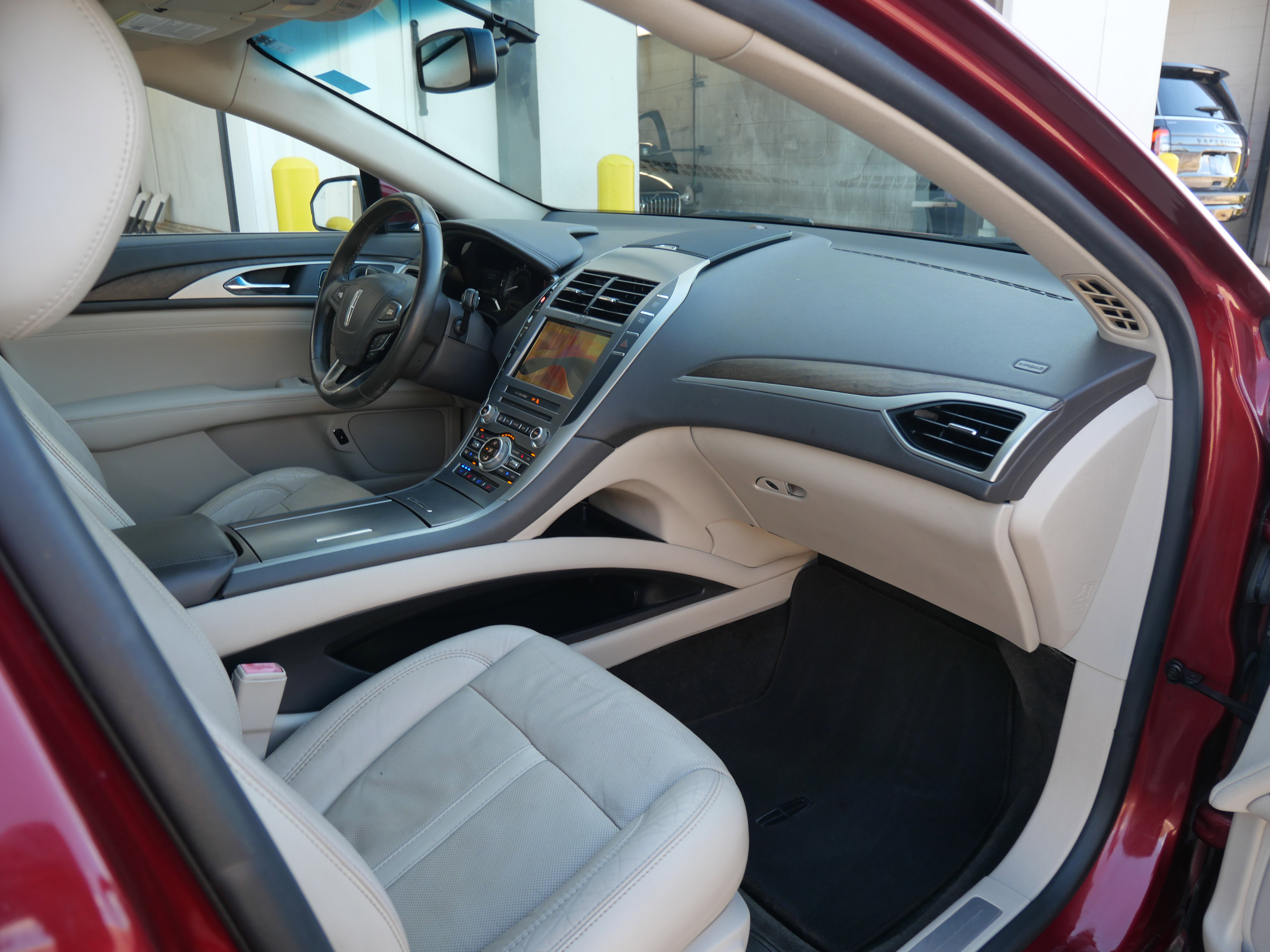 Used 2018 Lincoln MKZ Reserve image 14