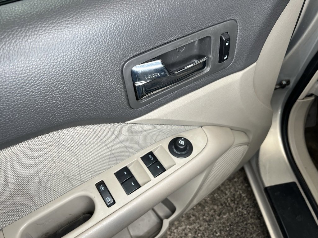 Used 2010 Mercury Milan image 14