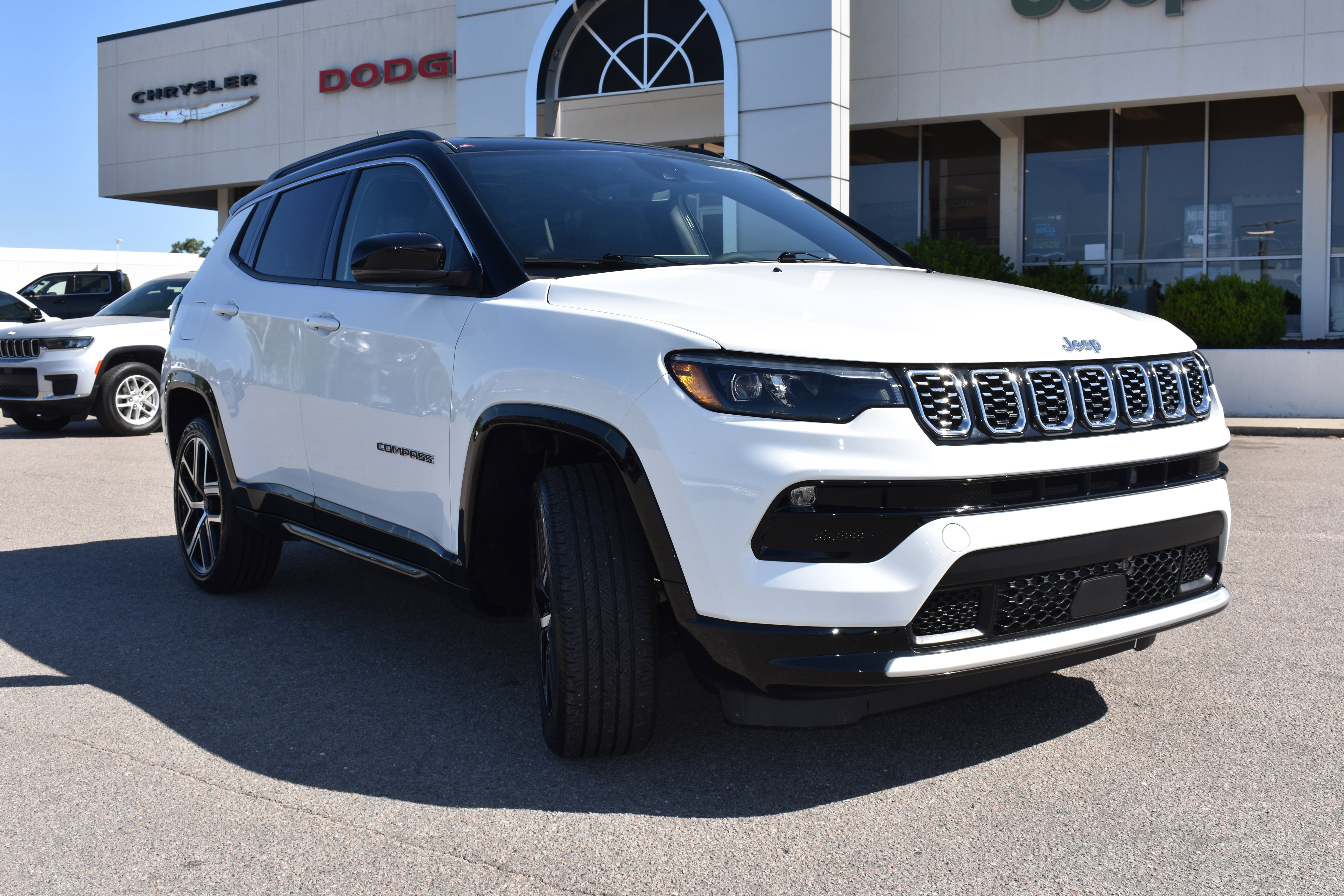 Used 2025 Jeep Compass Limited w/ Elite Group image 3