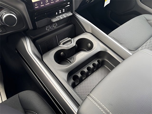 New 2026 RAM 1500 4x4 Crew Cab image 16