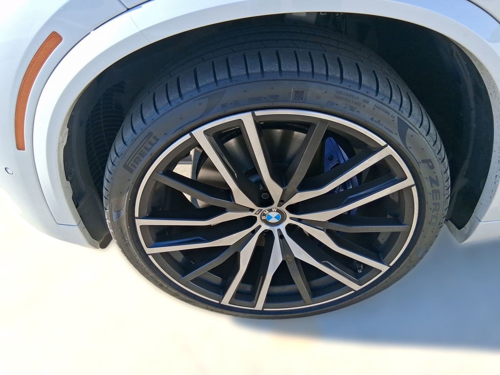 Used 2021 BMW X5 xDrive40i w/ M Sport Package image 11